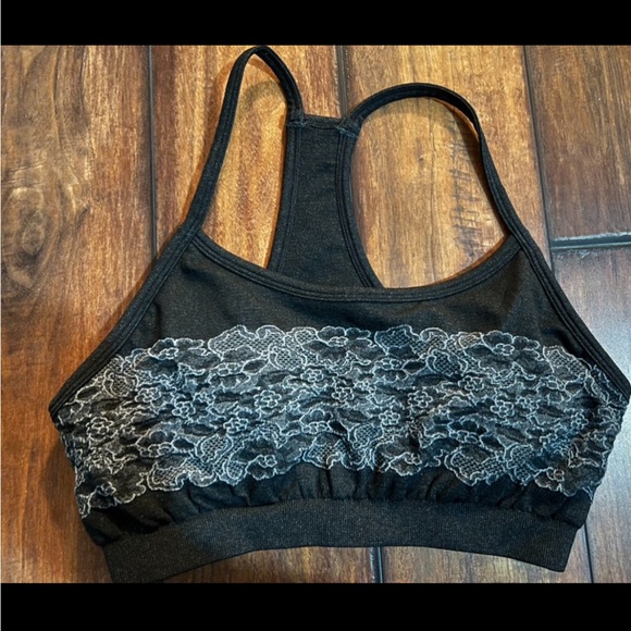 Fabletics Small Pad Sports Bra - Picture 1 of 2